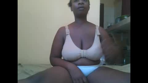 sweetyass25 online show from October 2, 2025, 6:53 am