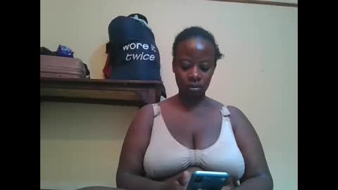 Snapshot of sweetyass25 chatting on February 2, 2026, 7:29 am sweetyass25 online show from February 2, 2026, 7:29 am