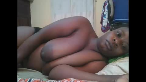 Snapshot of sweetyass25 chatting on February 16, 2026, 5:20 pm sweetyass25 online show from February 16, 2026, 5:20 pm