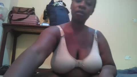 sweetyass25 online show from May 19, 2026, 4:30 am