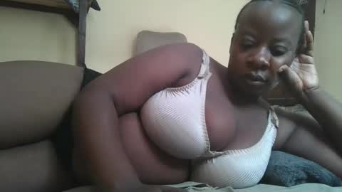 sweetyass25 online show from May 28, 2026, 6:43 am