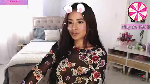 yaya online show from September 24, 2025, 1:36 pm