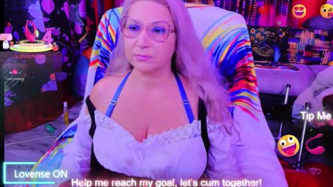 Lisa online show from October 24, 2025, 4:47 pm