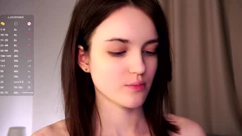 Astrid online show from March 1, 2026, 8:44 pm