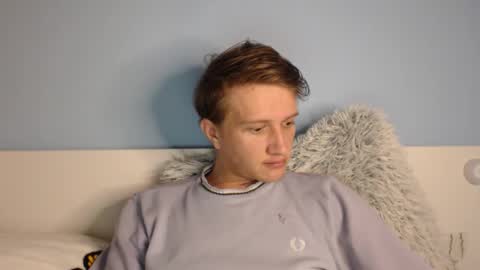 Snapshot of swetieecharmm chatting on February 3, 2026, 10:48 pm Cat online show from February 3, 2026, 10:48 pm