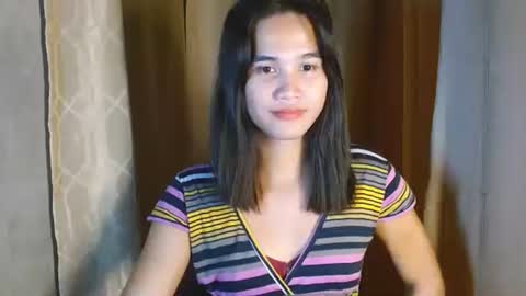 Snapshot of swettie_rhea chatting on December 16, 2025, 12:10 pm Rhea online show from December 16, 2025, 12:10 pm