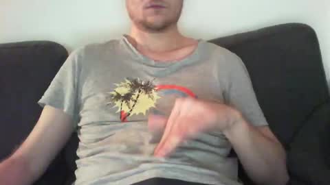 Snapshot of swim_696969 chatting on January 23, 2025, 12:25 am M online show from January 23, 2025, 12:25 am