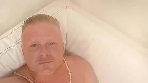 Snapshot of swingrstarr chatting on December 7, 2024, 1:14 am Swingrstarr online show from December 7, 2024, 1:14 am