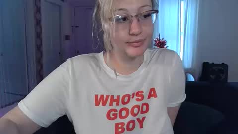 Snapshot of switchykitty chatting on December 3, 2025, 8:07 pm ashley blayde online show from December 3, 2025, 8:07 pm