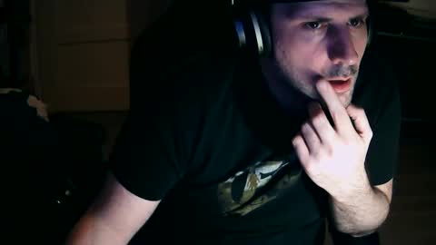 Snapshot of swizza7 chatting on December 22, 2025, 7:11 pm swizza7 online show from December 22, 2025, 7:11 pm