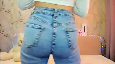 Ana online show from March 6, 2025, 3:46 am