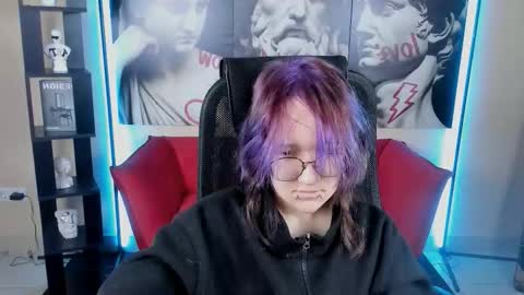 Snapshot of syllviareed chatting on December 18, 2025, 7:14 am syllviareed online show from December 18, 2025, 7:14 am