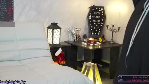 Snapshot of sylvie_fey chatting on December 22, 2025, 2:41 am Sylvie online show from December 22, 2025, 2:41 am