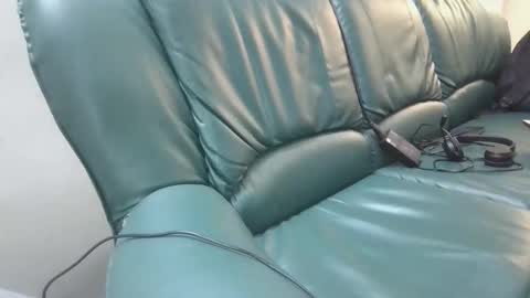 symond_jns online show from March 31, 2026, 10:04 am