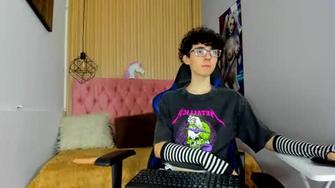 Snapshot of syriussz chatting on February 7, 2026, 7:17 pm Syriussz online show from February 7, 2026, 7:17 pm