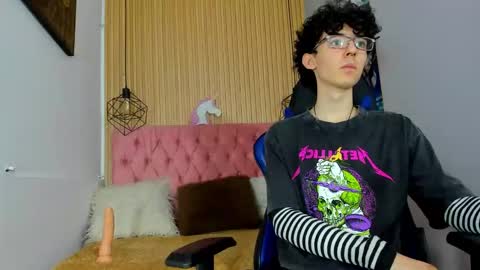 Snapshot of syriussz chatting on February 8, 2026, 7:17 pm Syriussz online show from February 8, 2026, 7:17 pm