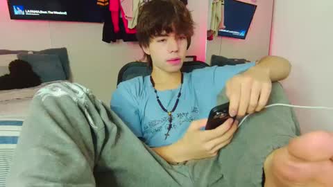 TONER online show from October 11, 2025, 6:06 pm