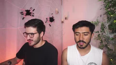 Snapshot of t0ny_wylie chatting on October 18, 2025, 5:03 pm t0ny_wylie online show from October 18, 2025, 5:03 pm