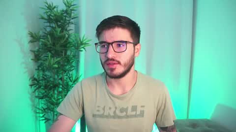 Snapshot of t0ny_wylie chatting on November 5, 2025, 9:31 am t0ny_wylie online show from November 5, 2025, 9:31 am