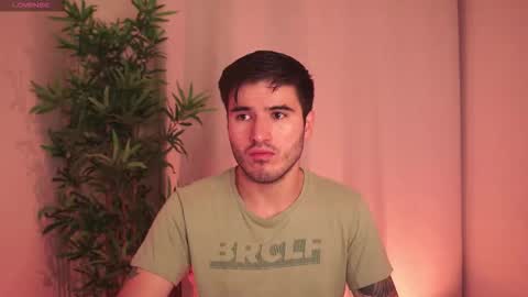 Snapshot of t0ny_wylie chatting on November 19, 2025, 9:53 am t0ny_wylie online show from November 19, 2025, 9:53 am