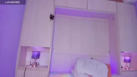 t4mmy_ online show from December 17, 2024, 1:27 pm