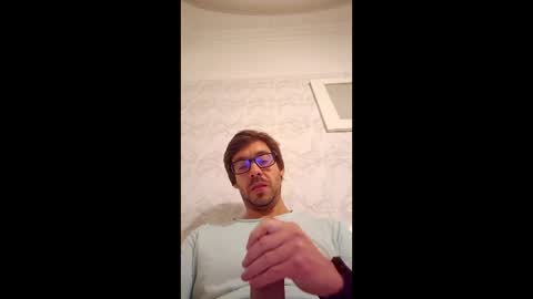 t_fuenzalida online show from December 16, 2025, 2:49 am