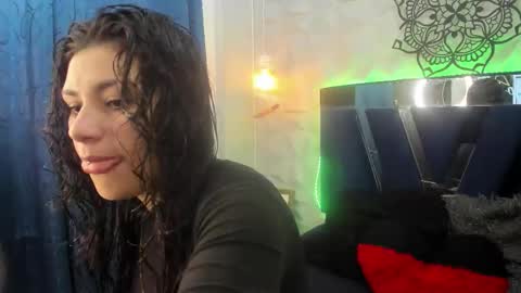 Snapshot of t_o_t_y chatting on March 5, 2026, 12:12 pm toty online show from March 5, 2026, 12:12 pm