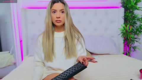 Snapshot of taahiraarabian chatting on December 17, 2024, 1:49 pm Arianna online show from December 17, 2024, 1:49 pm