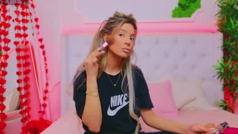 Snapshot of taahiraarabian chatting on February 6, 2025, 1:54 pm Arianna online show from February 6, 2025, 1:54 pm