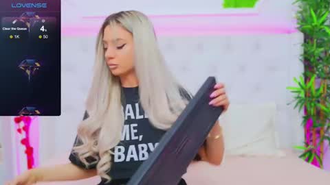 Snapshot of taahiraarabian chatting on February 13, 2025, 2:52 pm Arianna online show from February 13, 2025, 2:52 pm