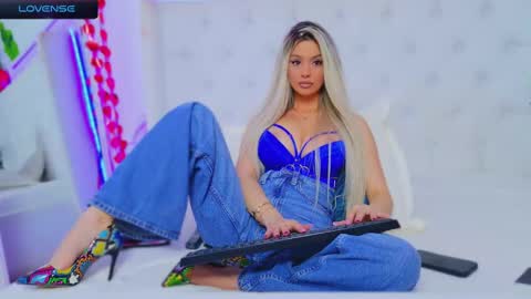 Snapshot of taahiraarabian chatting on February 18, 2025, 4:37 pm Arianna online show from February 18, 2025, 4:37 pm