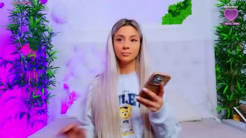 Snapshot of taahiraarabian chatting on October 17, 2025, 12:08 pm Arianna online show from October 17, 2025, 12:08 pm