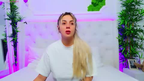 Arianna online show from November 21, 2025, 1:32 pm