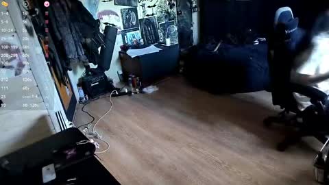 Lina online show from April 13, 2026, 3:06 pm