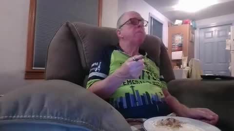 tacrunner66_ online show from November 6, 2025, 3:18 am