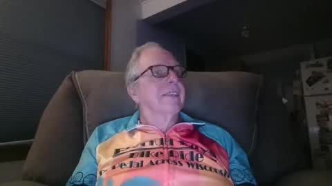 tacrunner66_ online show from April 12, 2026, 4:39 am