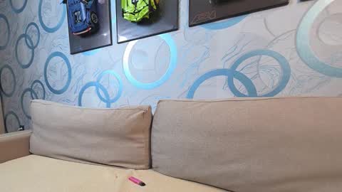 Snapshot of tagasian chatting on January 16, 2026, 2:43 pm Hasel online show from January 16, 2026, 2:43 pm