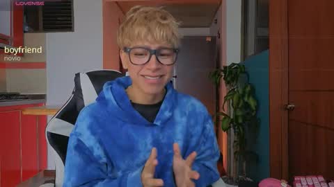 Snapshot of taichi_bluy chatting on February 18, 2026, 3:30 pm taichi online show from February 18, 2026, 3:30 pm