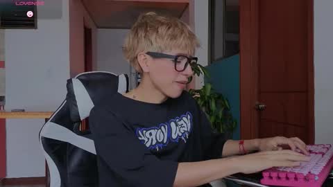 Snapshot of taichi_bluy chatting on February 21, 2026, 5:36 pm taichi online show from February 21, 2026, 5:36 pm