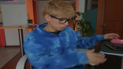 Snapshot of taichi_bluy chatting on February 22, 2026, 12:26 pm taichi online show from February 22, 2026, 12:26 pm