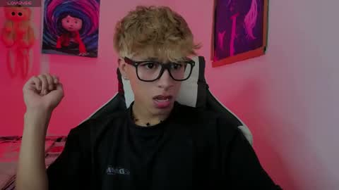 Snapshot of taichi_bluy chatting on March 24, 2026, 12:26 am taichi online show from March 24, 2026, 12:26 am