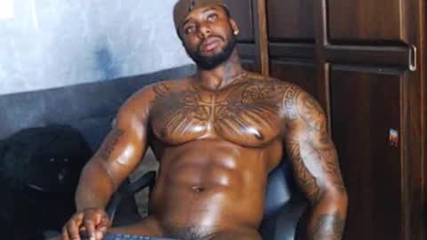 Snapshot of tairontucke chatting on December 16, 2024, 12:15 am Tairon Tucke online show from December 16, 2024, 12:15 am