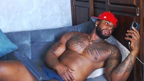 Snapshot of tairontucke chatting on December 22, 2024, 9:42 pm Tairon Tucke online show from December 22, 2024, 9:42 pm