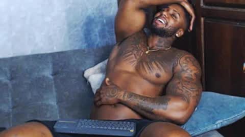 Snapshot of tairontucke chatting on December 29, 2024, 10:45 am Tairon Tucke online show from December 29, 2024, 10:45 am