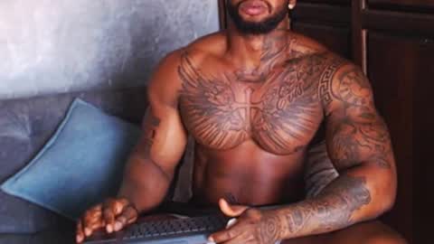 Snapshot of tairontucke chatting on January 5, 2025, 8:52 pm Tairon Tucke online show from January 5, 2025, 8:52 pm