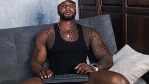 Snapshot of tairontucke chatting on January 16, 2025, 2:09 am Tairon Tucke online show from January 16, 2025, 2:09 am