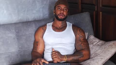 Snapshot of tairontucke chatting on January 24, 2025, 1:14 pm Tairon Tucke online show from January 24, 2025, 1:14 pm