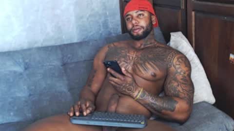 Snapshot of tairontucke chatting on January 30, 2025, 2:25 pm Tairon Tucke online show from January 30, 2025, 2:25 pm