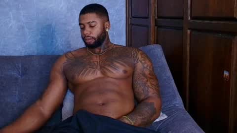 Snapshot of tairontucke chatting on February 8, 2025, 12:17 pm Tairon Tucke online show from February 8, 2025, 12:17 pm