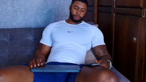 Snapshot of tairontucke chatting on February 9, 2025, 5:11 pm Tairon Tucke online show from February 9, 2025, 5:11 pm